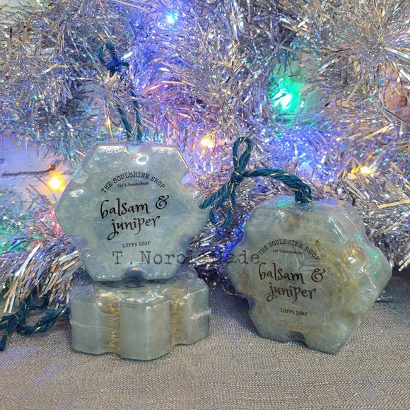 Balsam & Juniper Snowflake Luffa Loaf - Picture 2 of 2